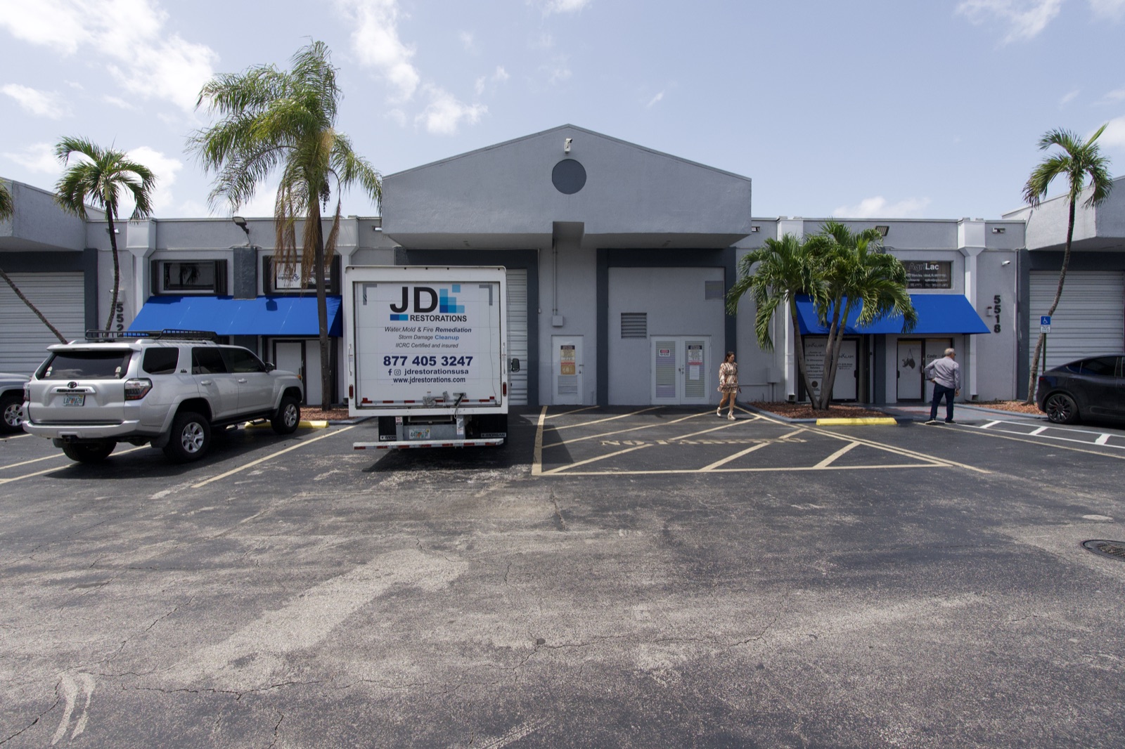 5520–5522 NW 72nd Ave